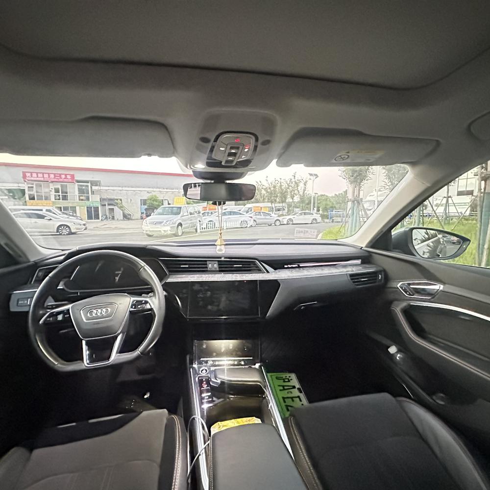 Audi Audi e-tron