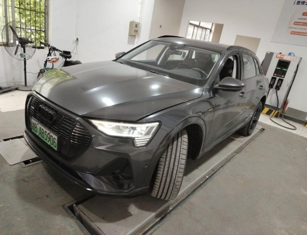 Audi Audi e-tron