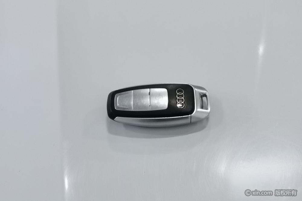 Audi Audi Q2L e-tron