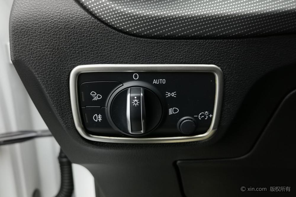 Audi Audi Q2L e-tron