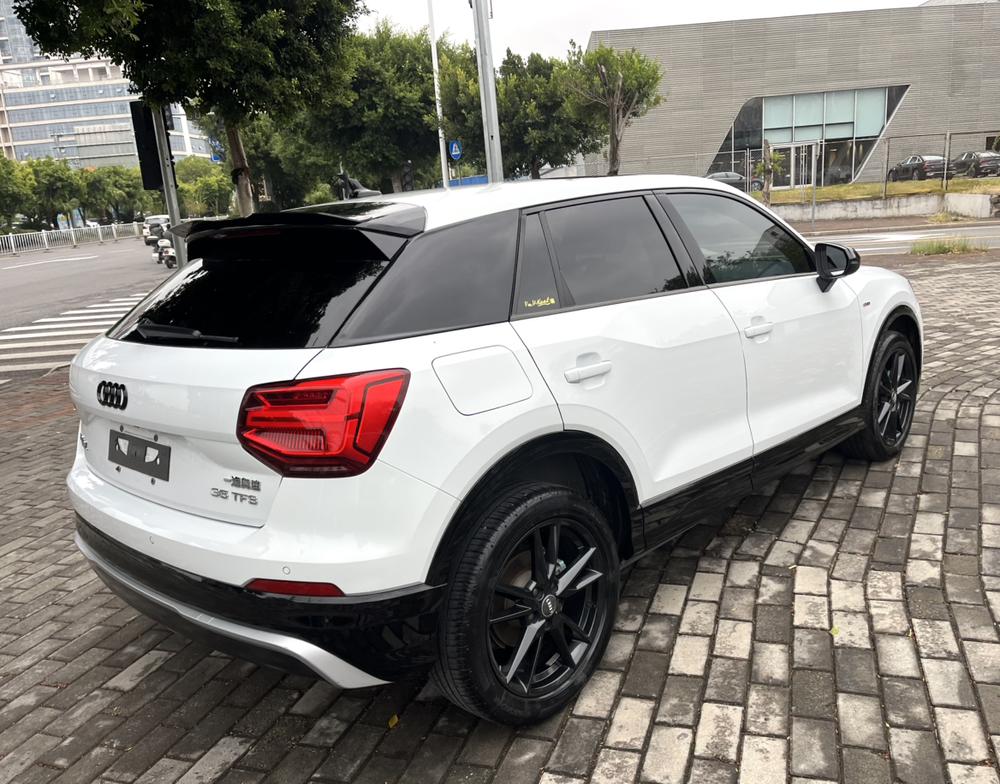 Audi Audi Q2L
