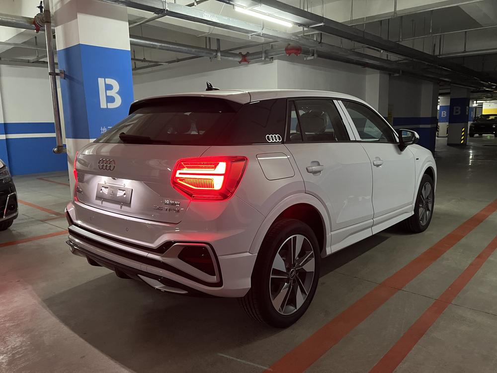 Audi Audi Q2L
