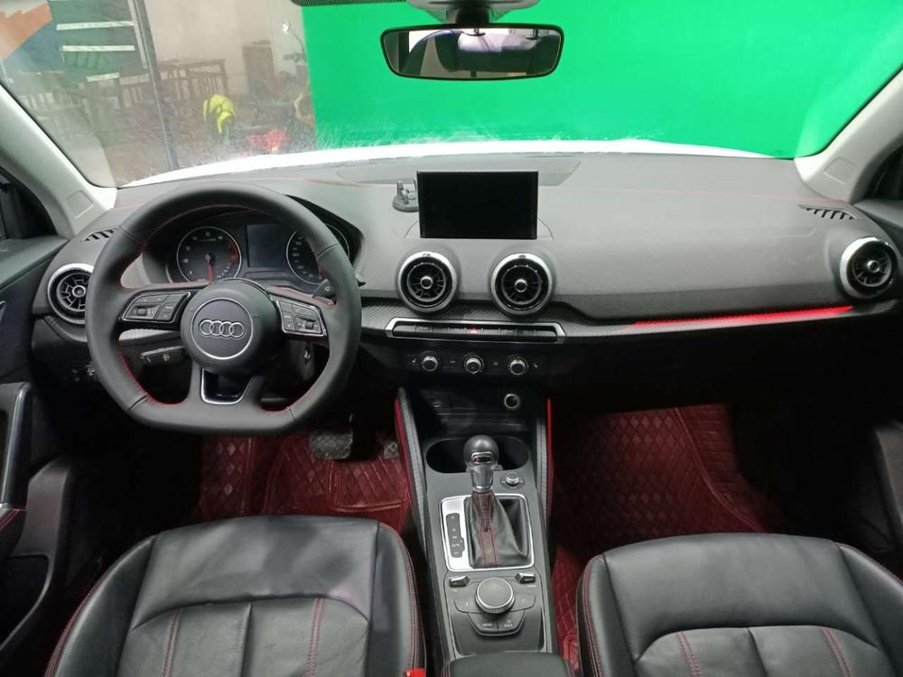 Audi Audi Q2L