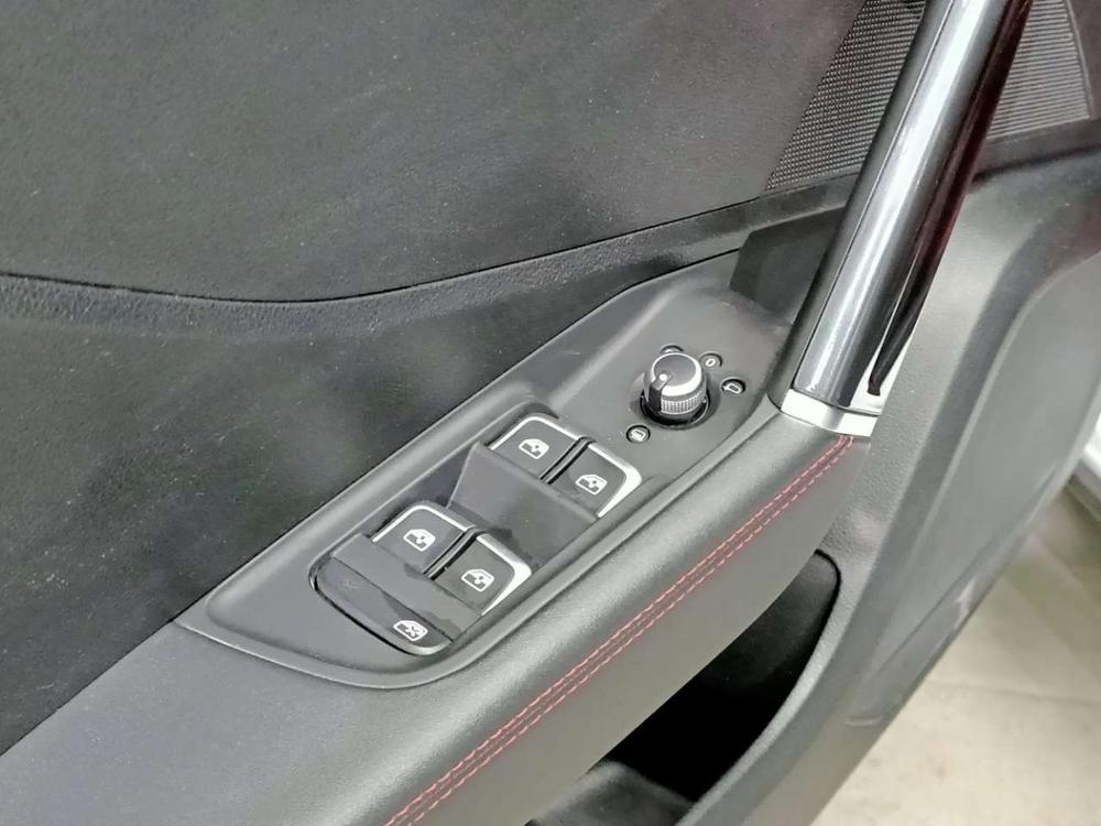 Audi Audi Q2L