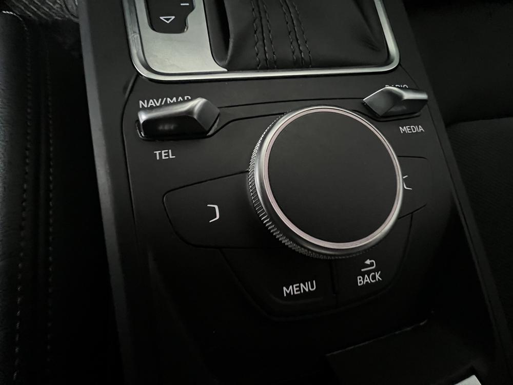 Audi Audi Q2L