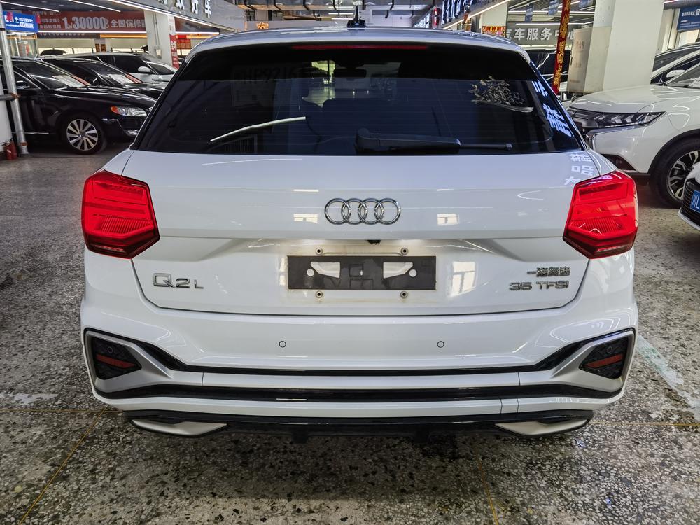 Audi Audi Q2L