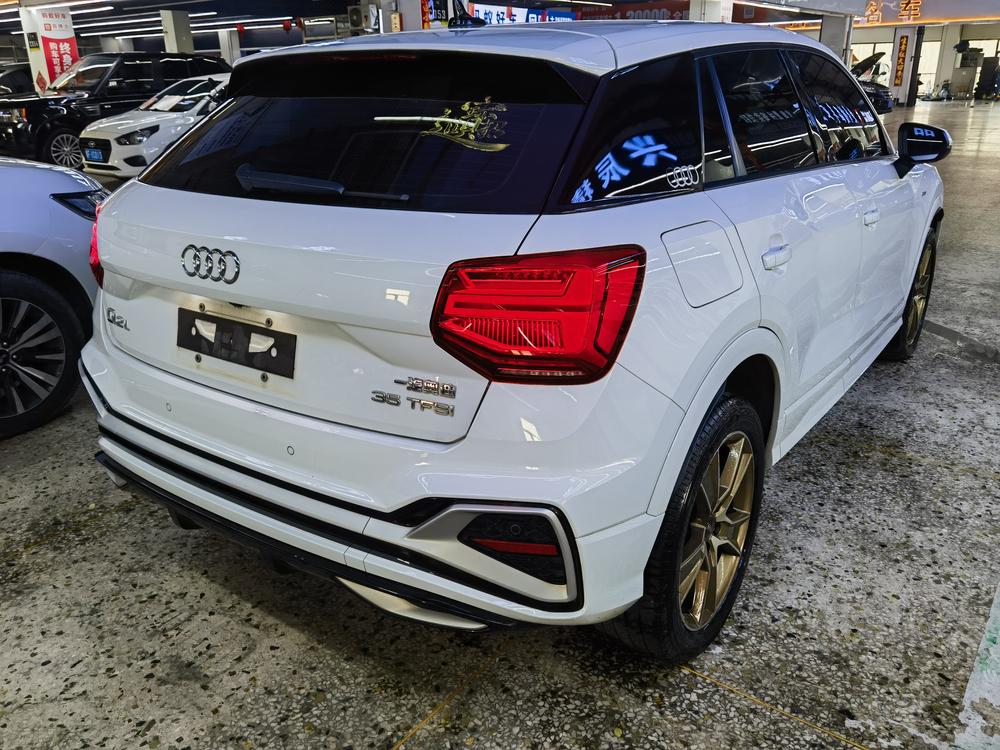Audi Audi Q2L