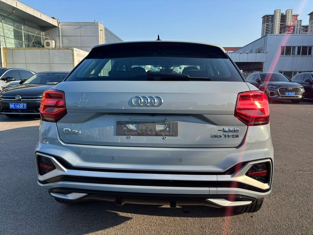 Audi Audi Q2L