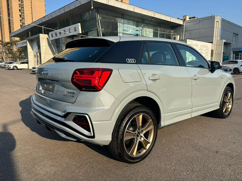 Audi Audi Q2L