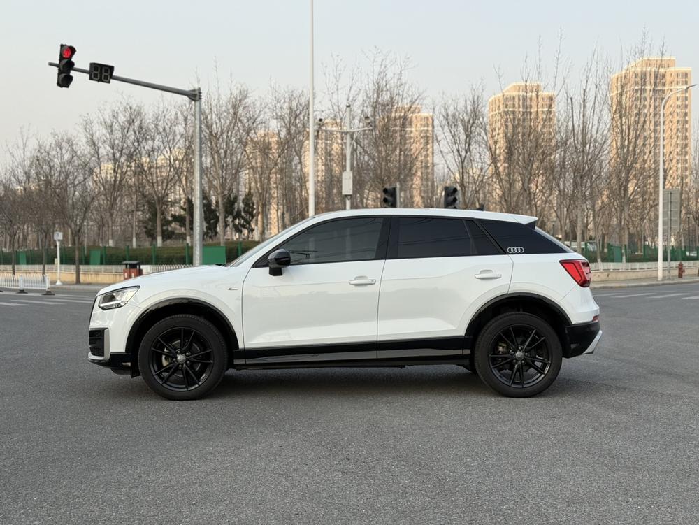 Audi Audi Q2L