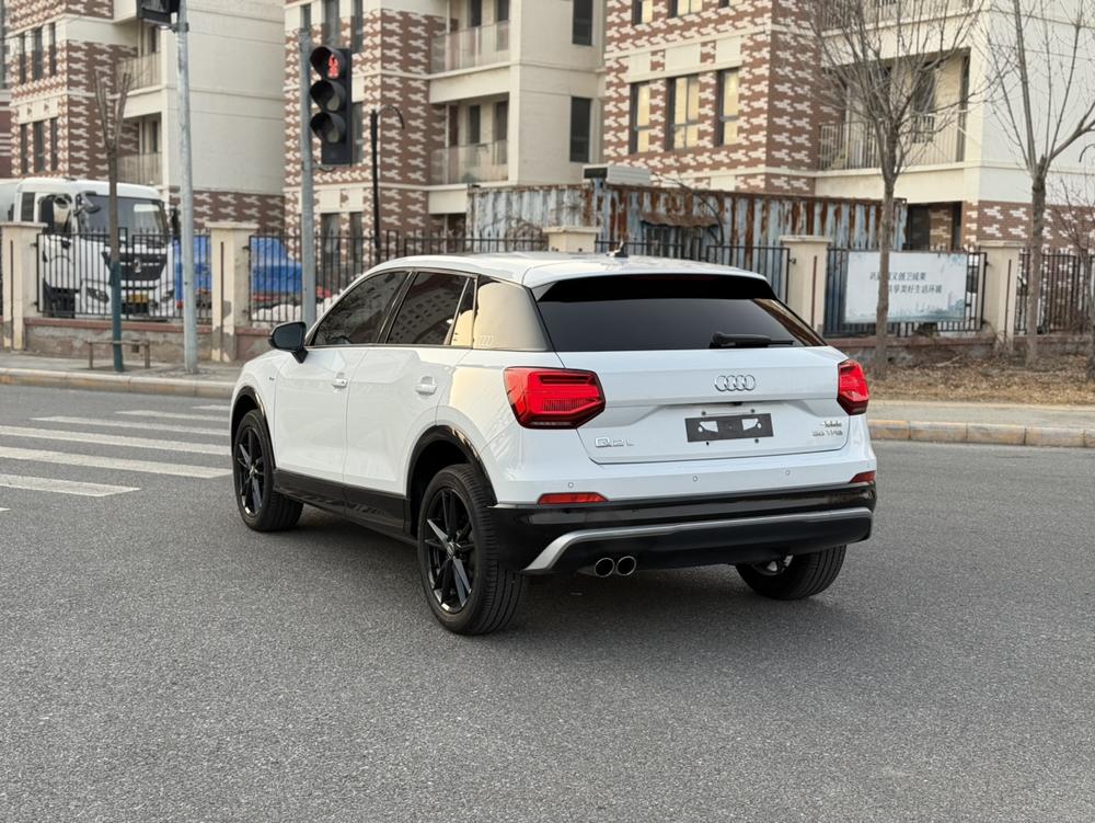 Audi Audi Q2L