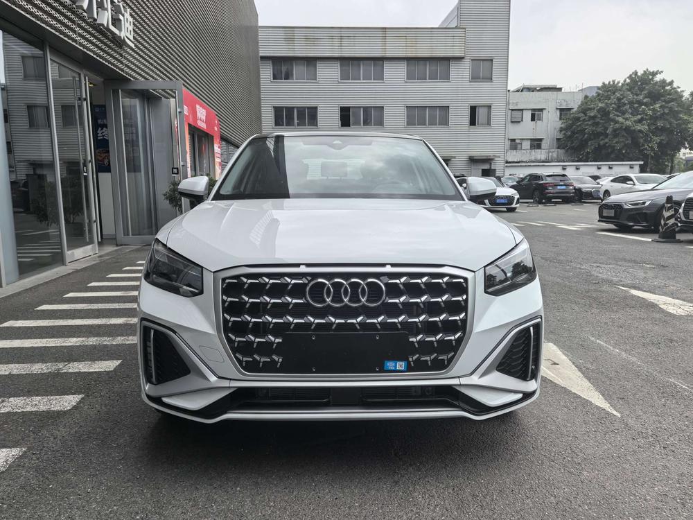 Audi Audi Q2L