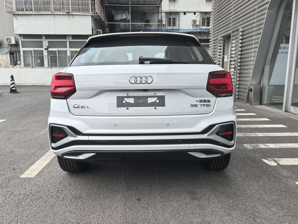 Audi Audi Q2L