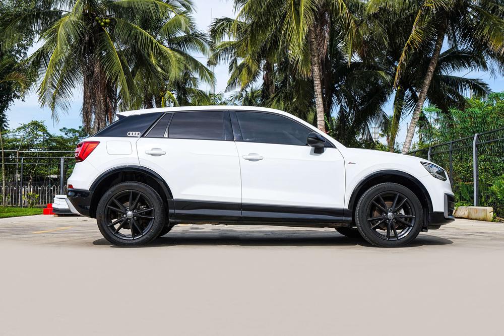 Audi Audi Q2L