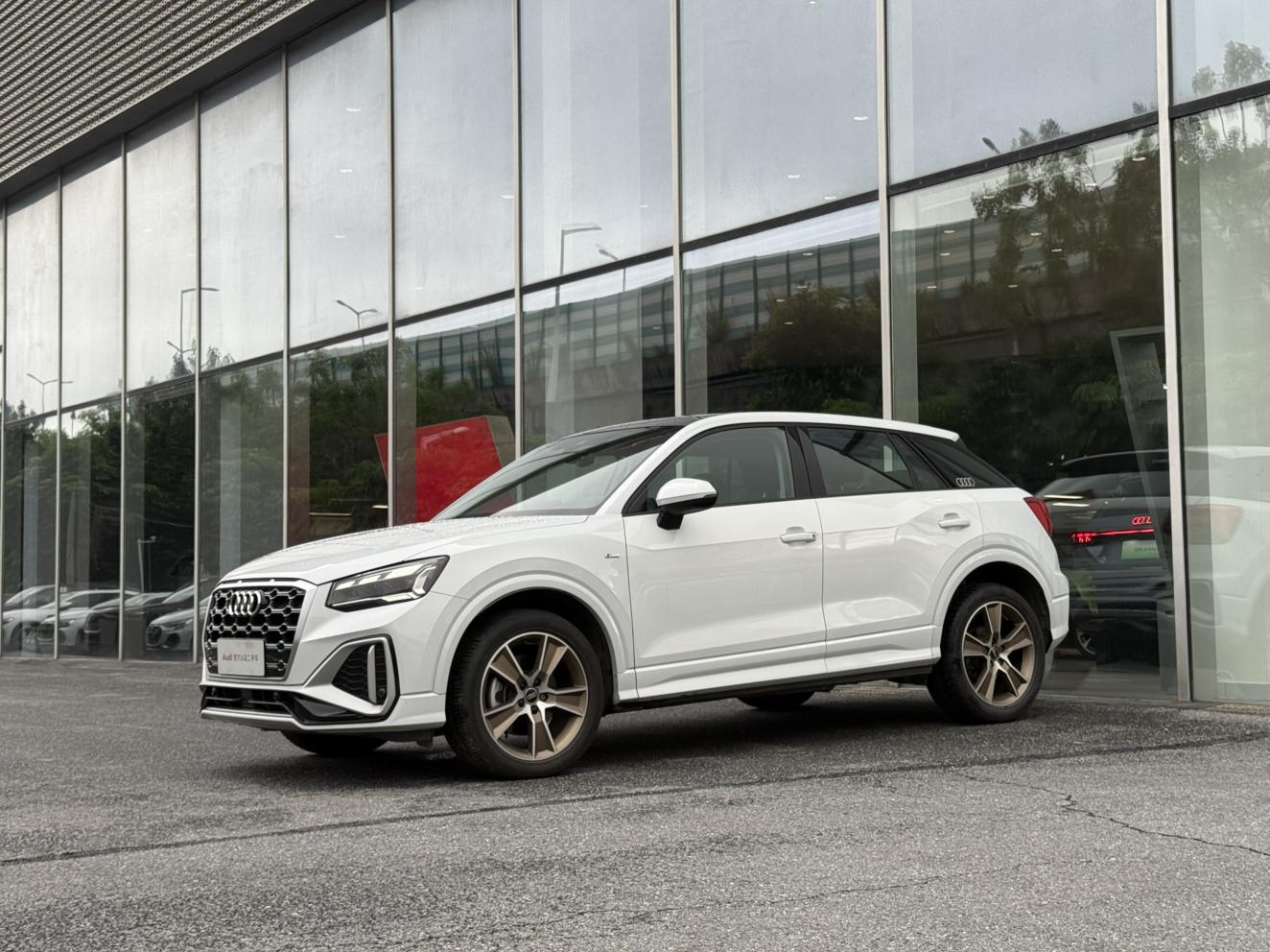 Audi Audi Q2L