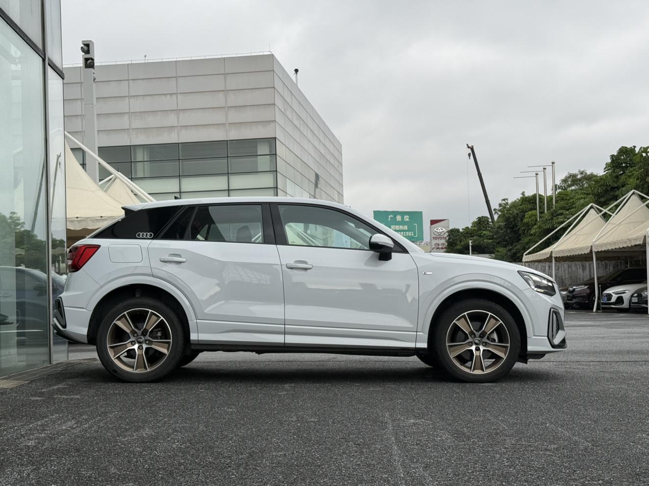 Audi Audi Q2L