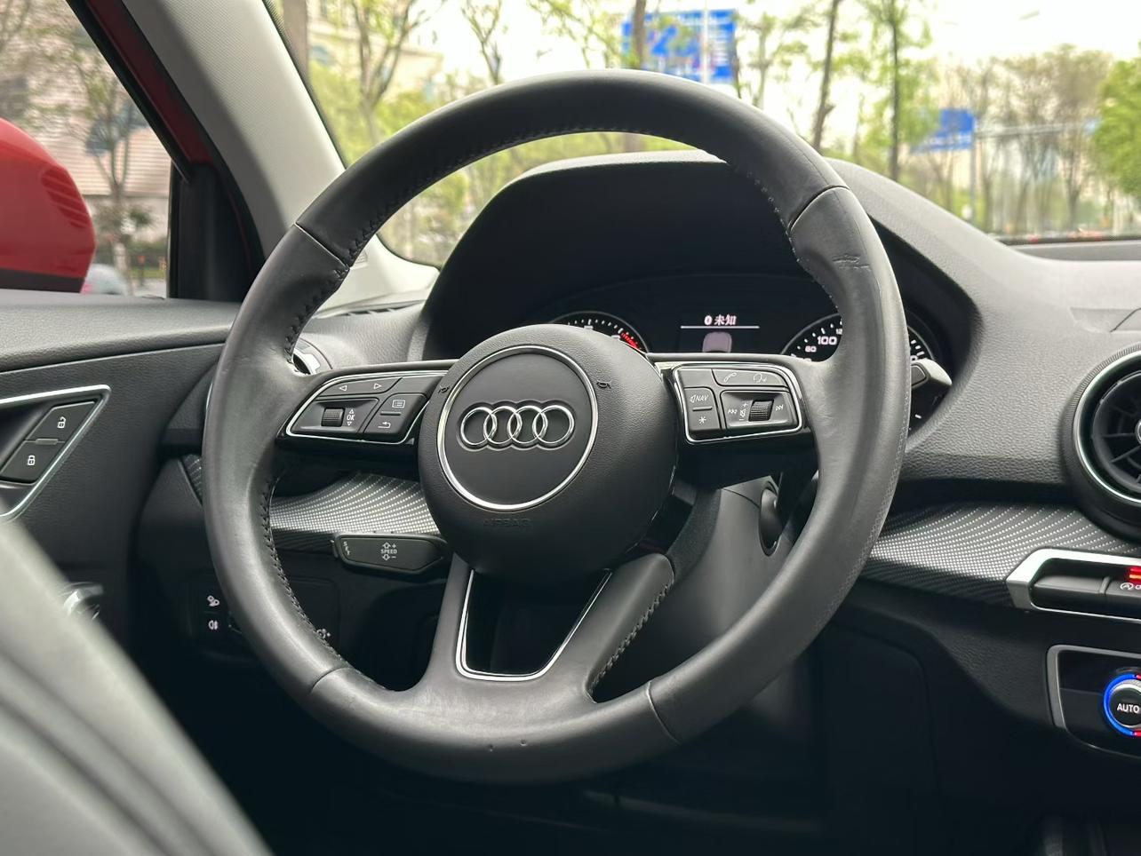 Audi Audi Q2L