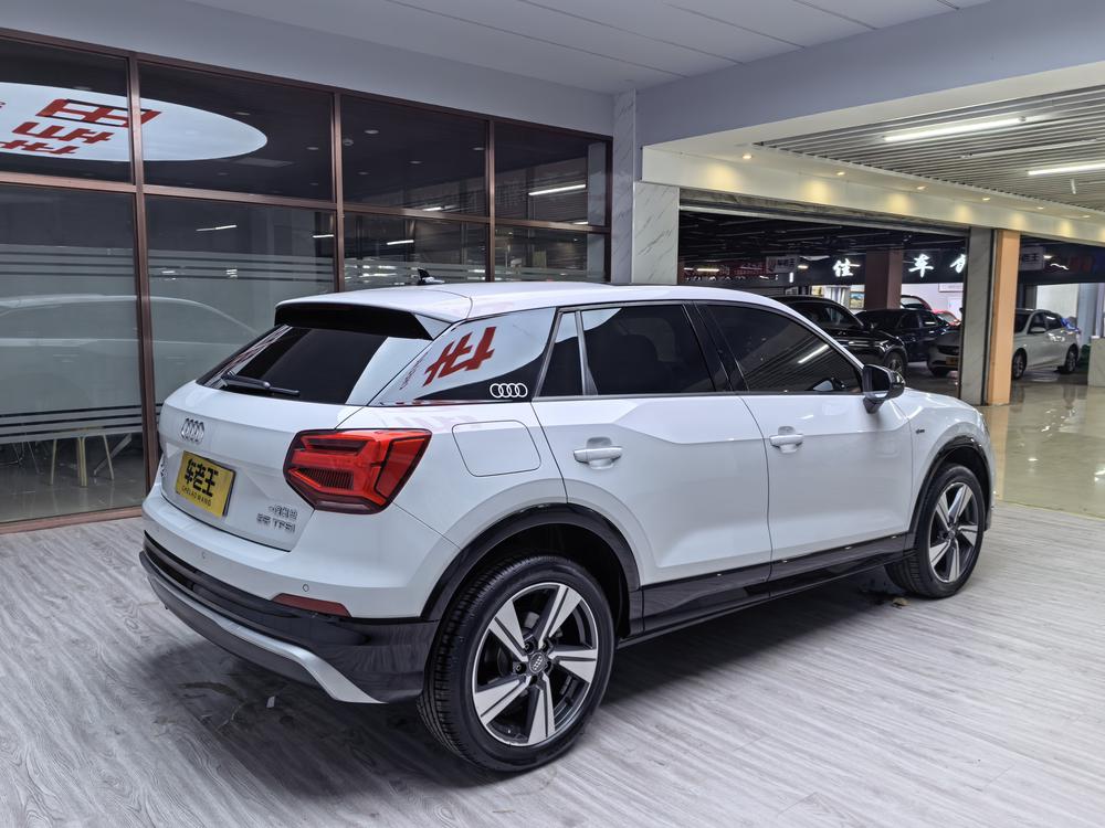 Audi Audi Q2L