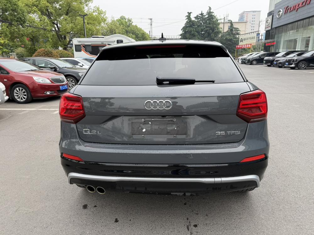 Audi Audi Q2L