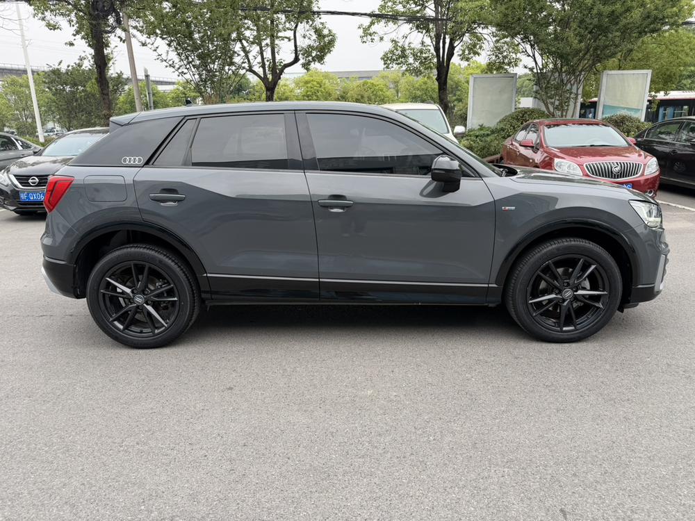 Audi Audi Q2L