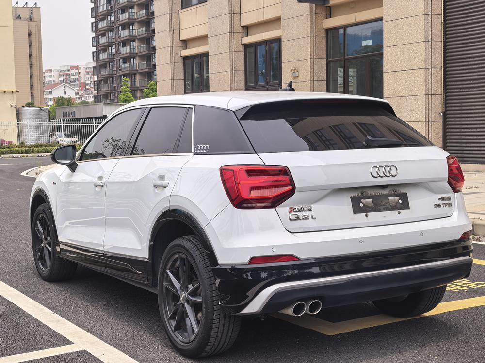 Audi Audi Q2L