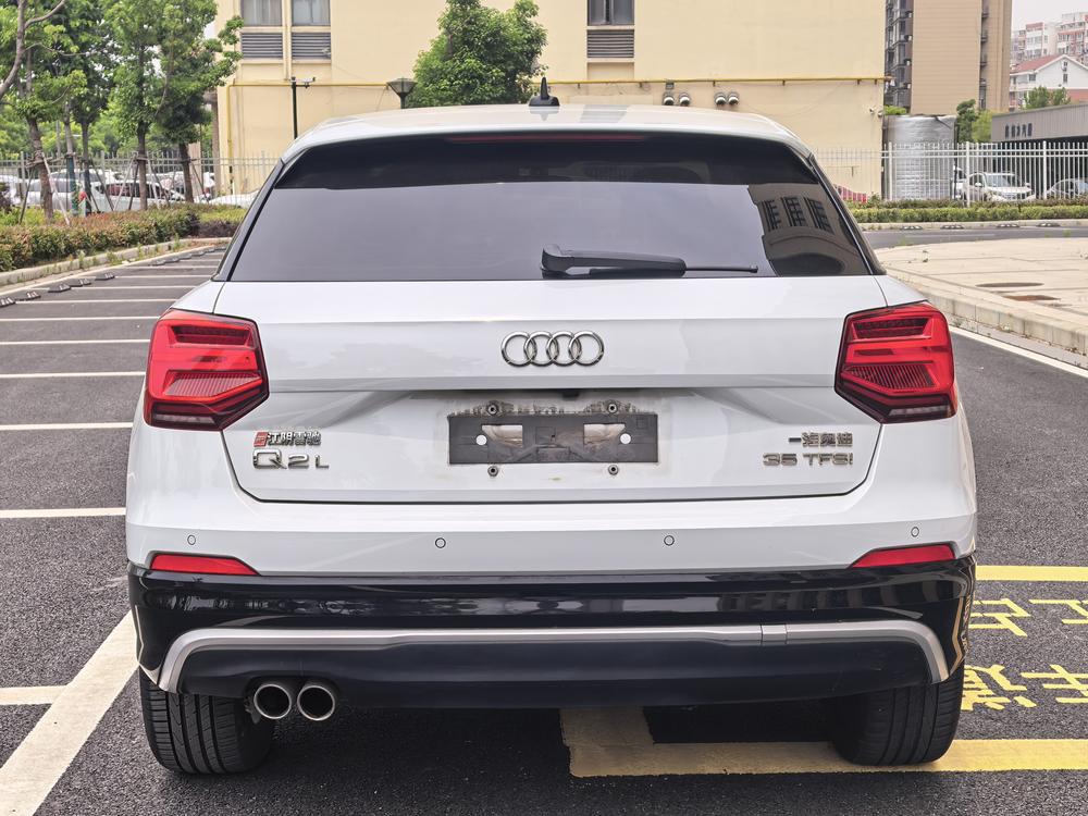 Audi Audi Q2L