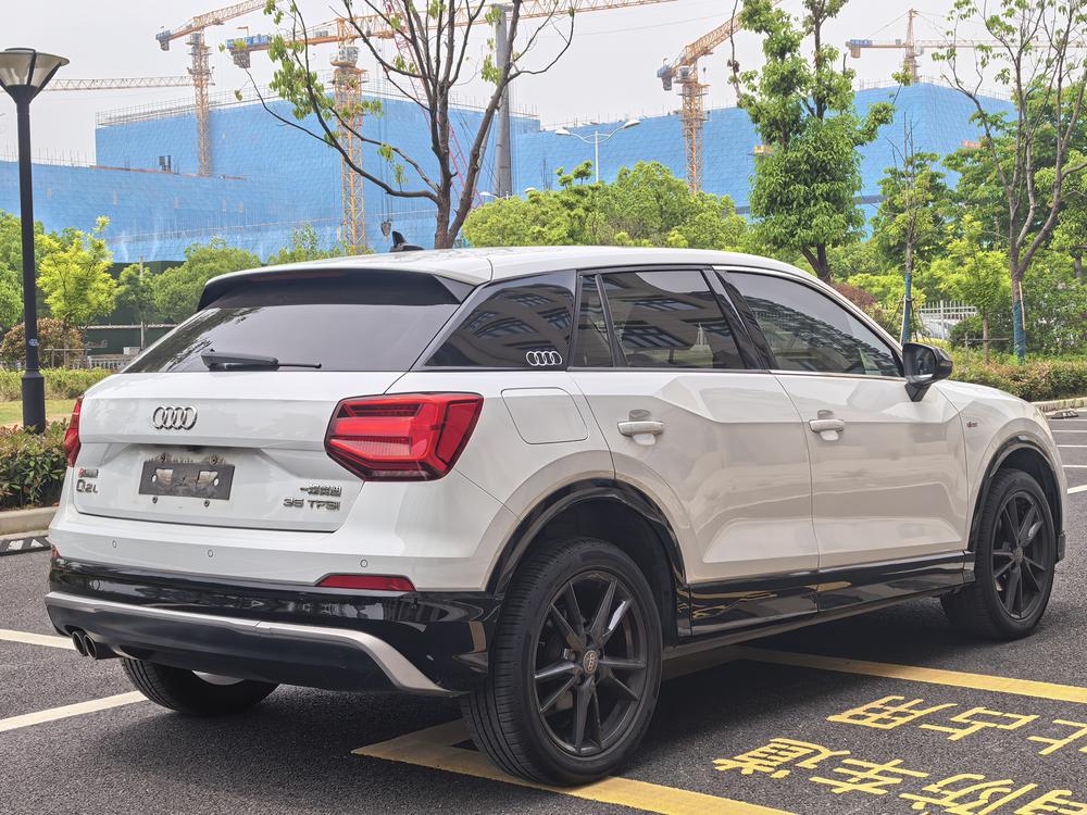 Audi Audi Q2L