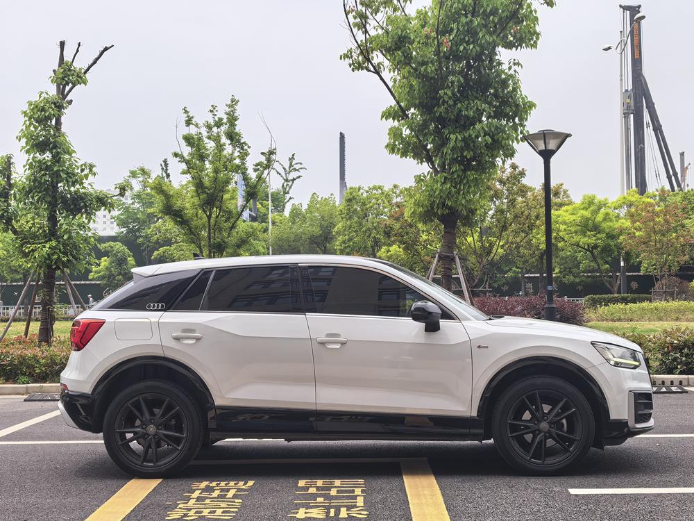 Audi Audi Q2L