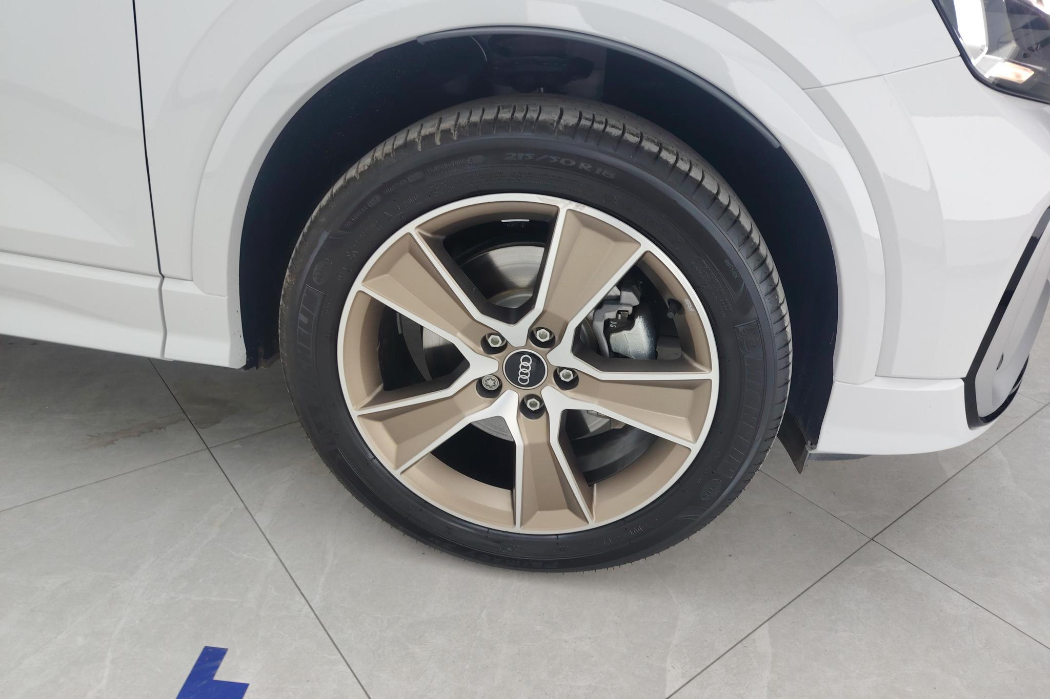 Audi Audi Q2L