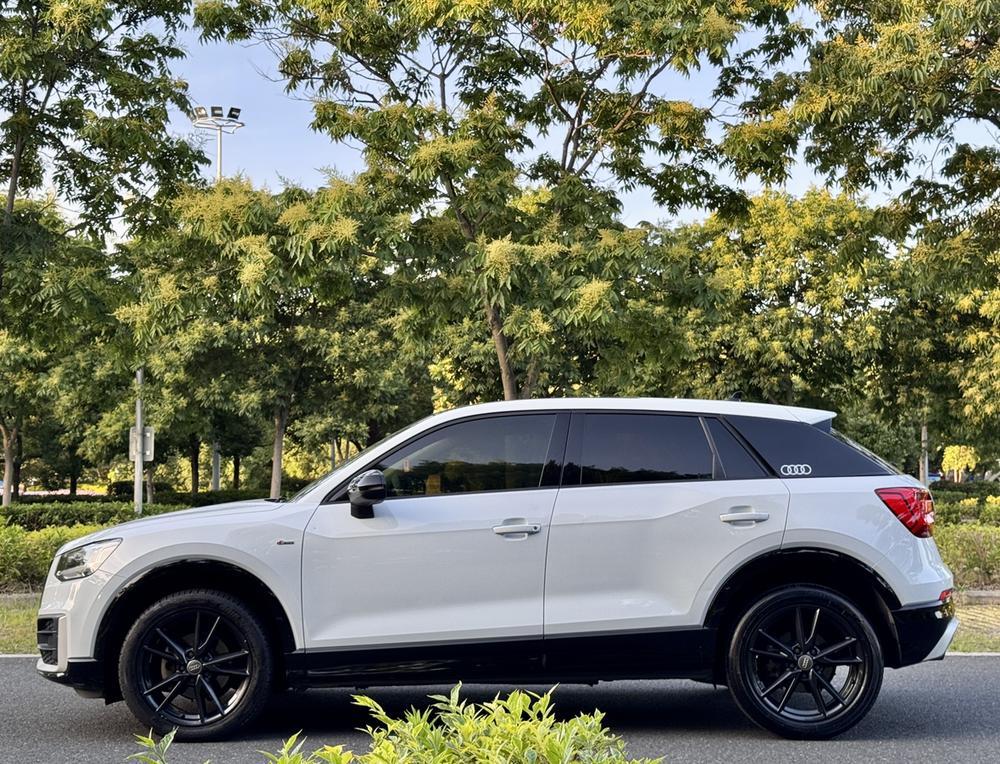 Audi Audi Q2L