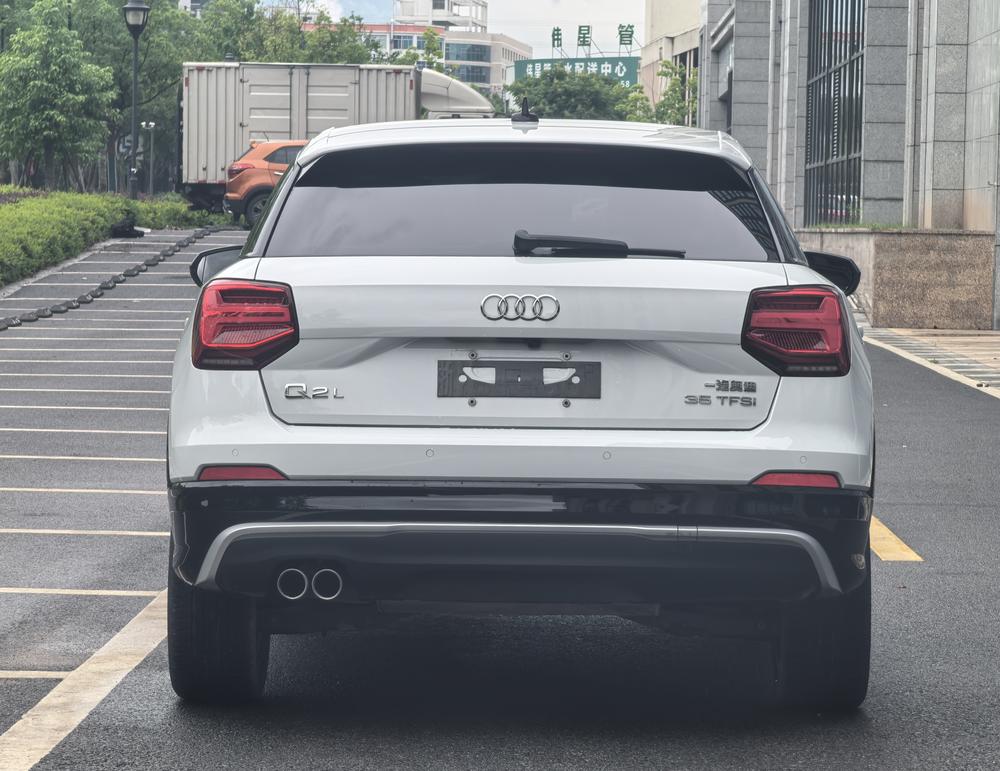 Audi Audi Q2L