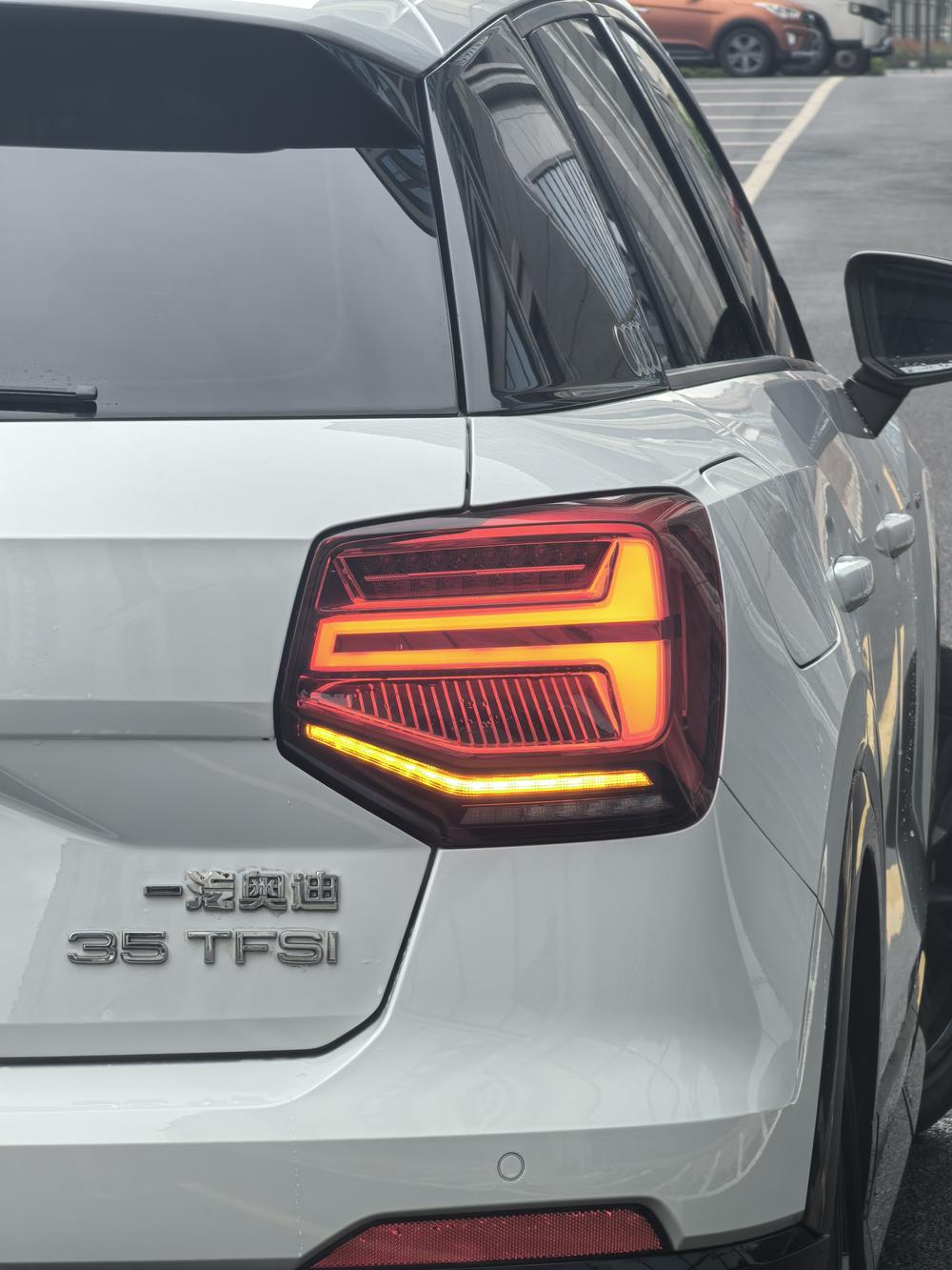 Audi Audi Q2L