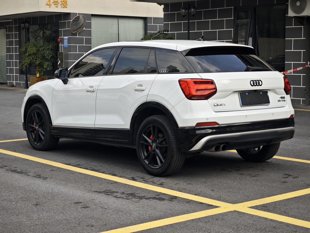 Audi Audi Q2L