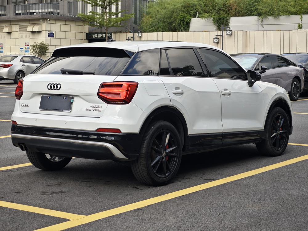 Audi Audi Q2L