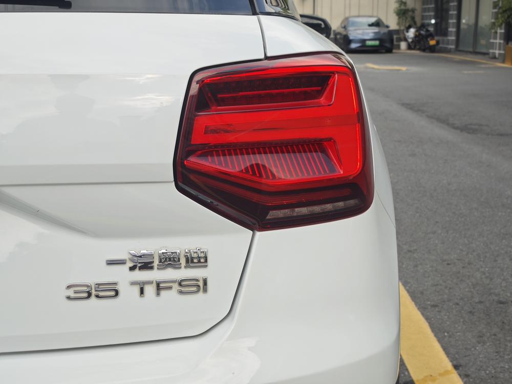 Audi Audi Q2L