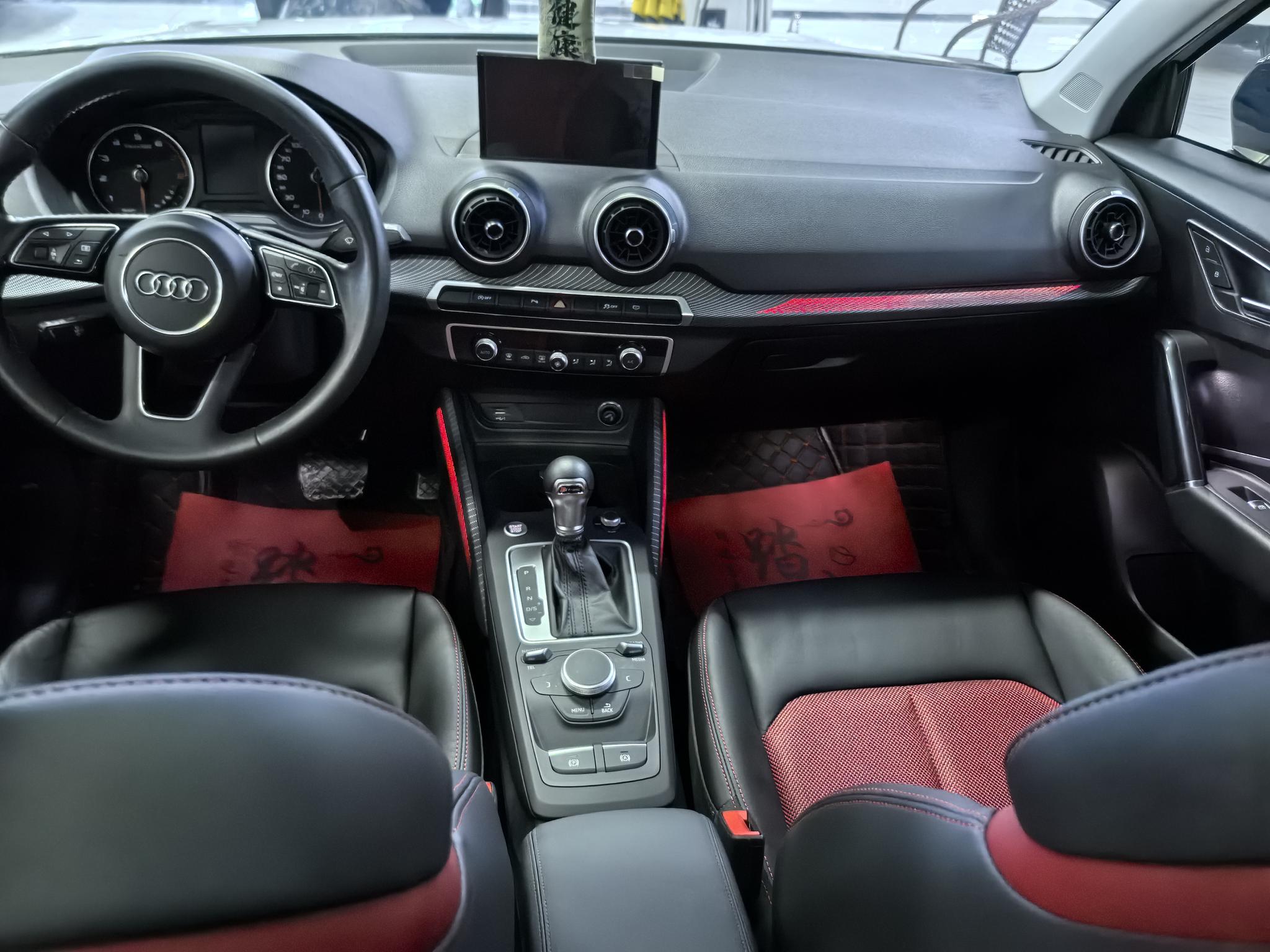 Audi Audi Q2L