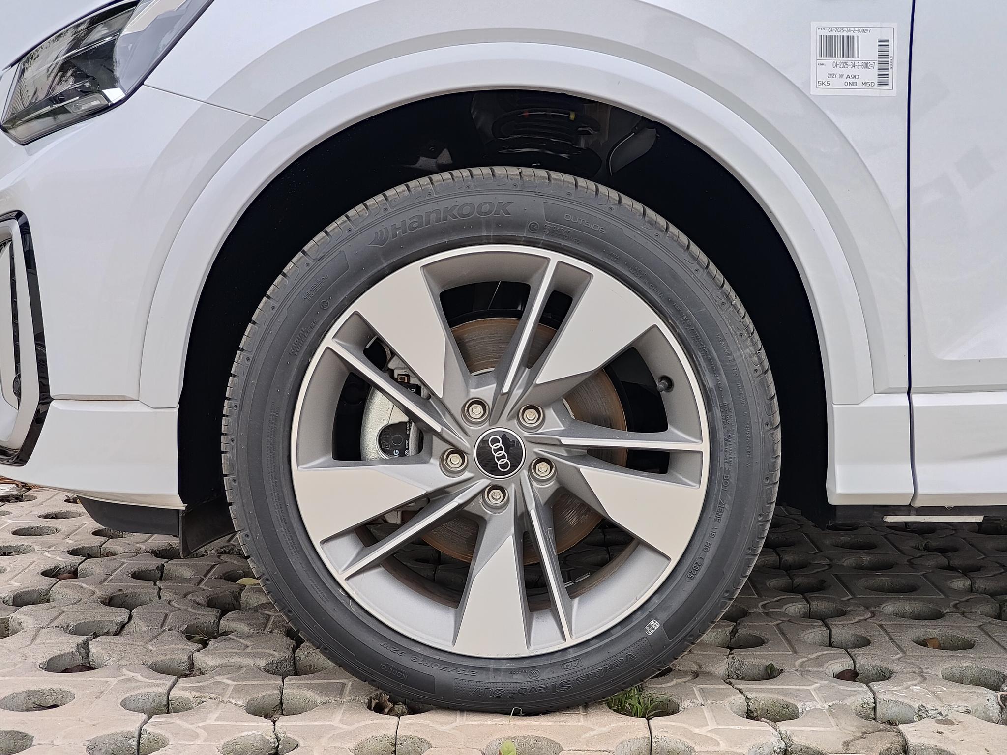 Audi Audi Q2L