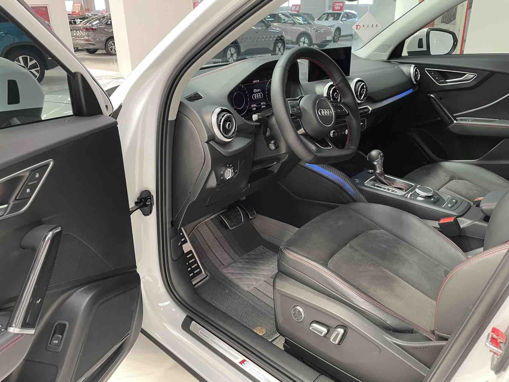 Audi Audi Q2L