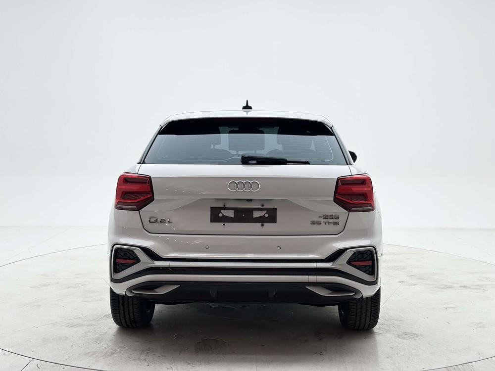 Audi Audi Q2L