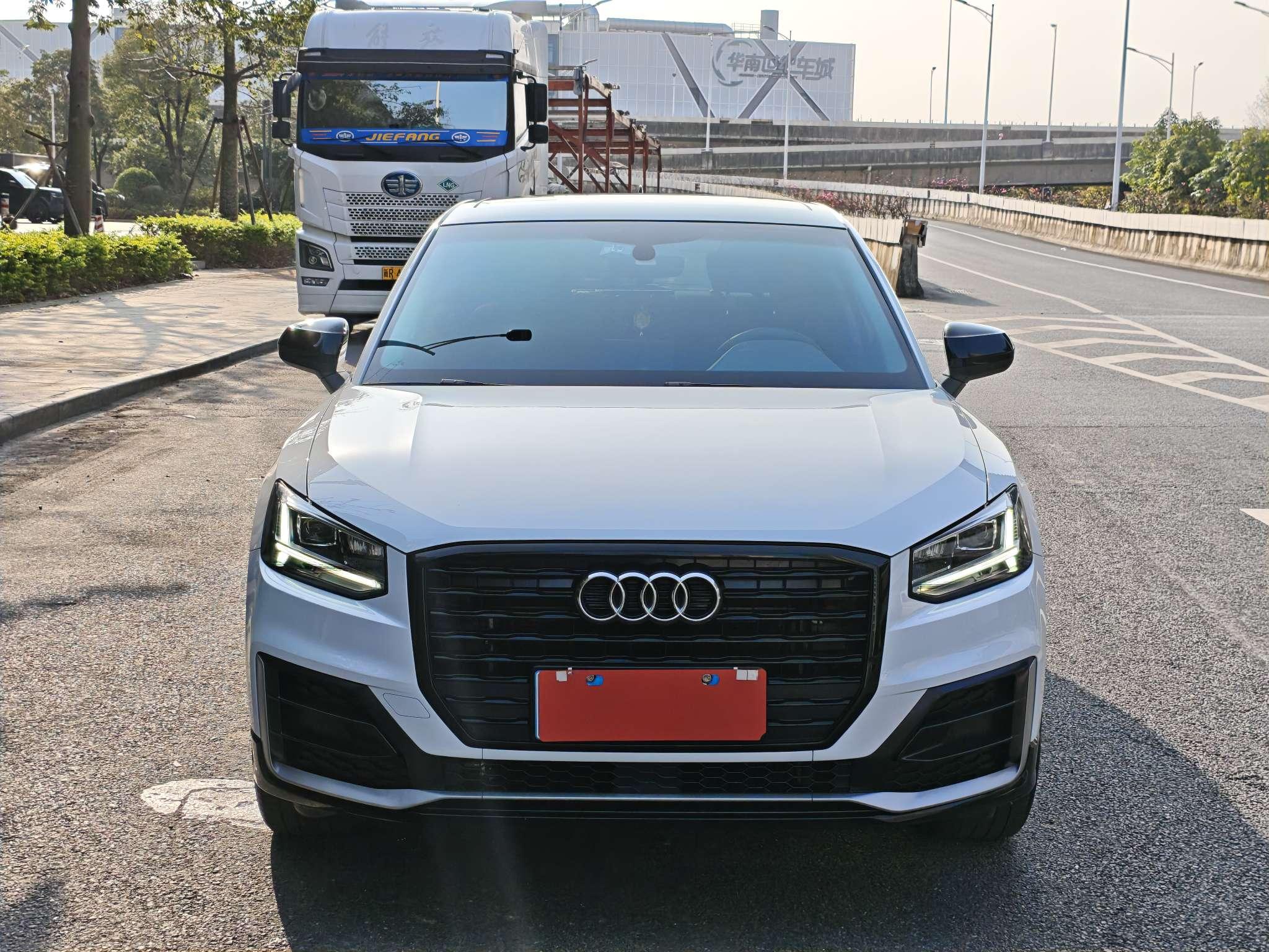 Audi Audi Q2L