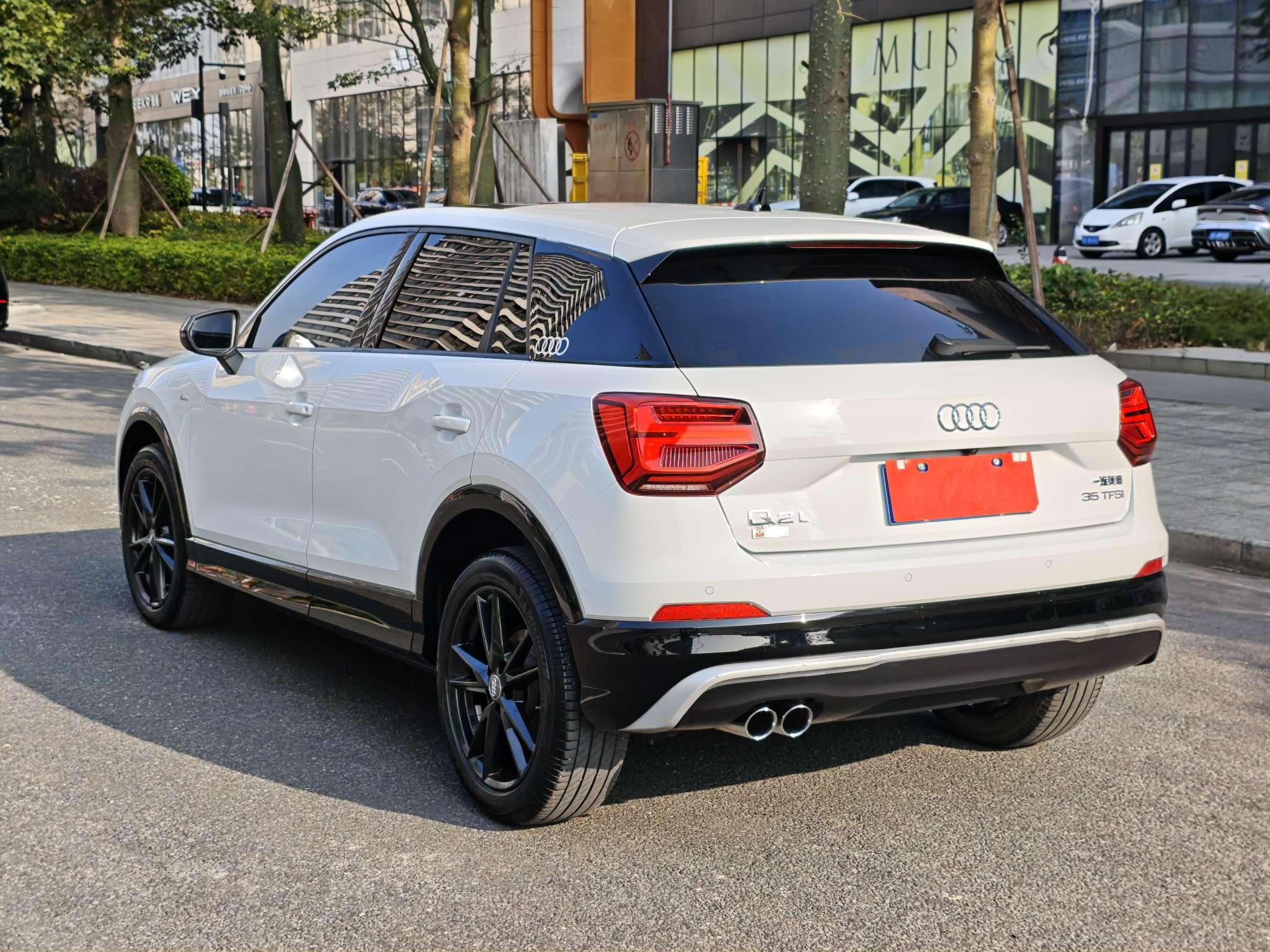 Audi Audi Q2L