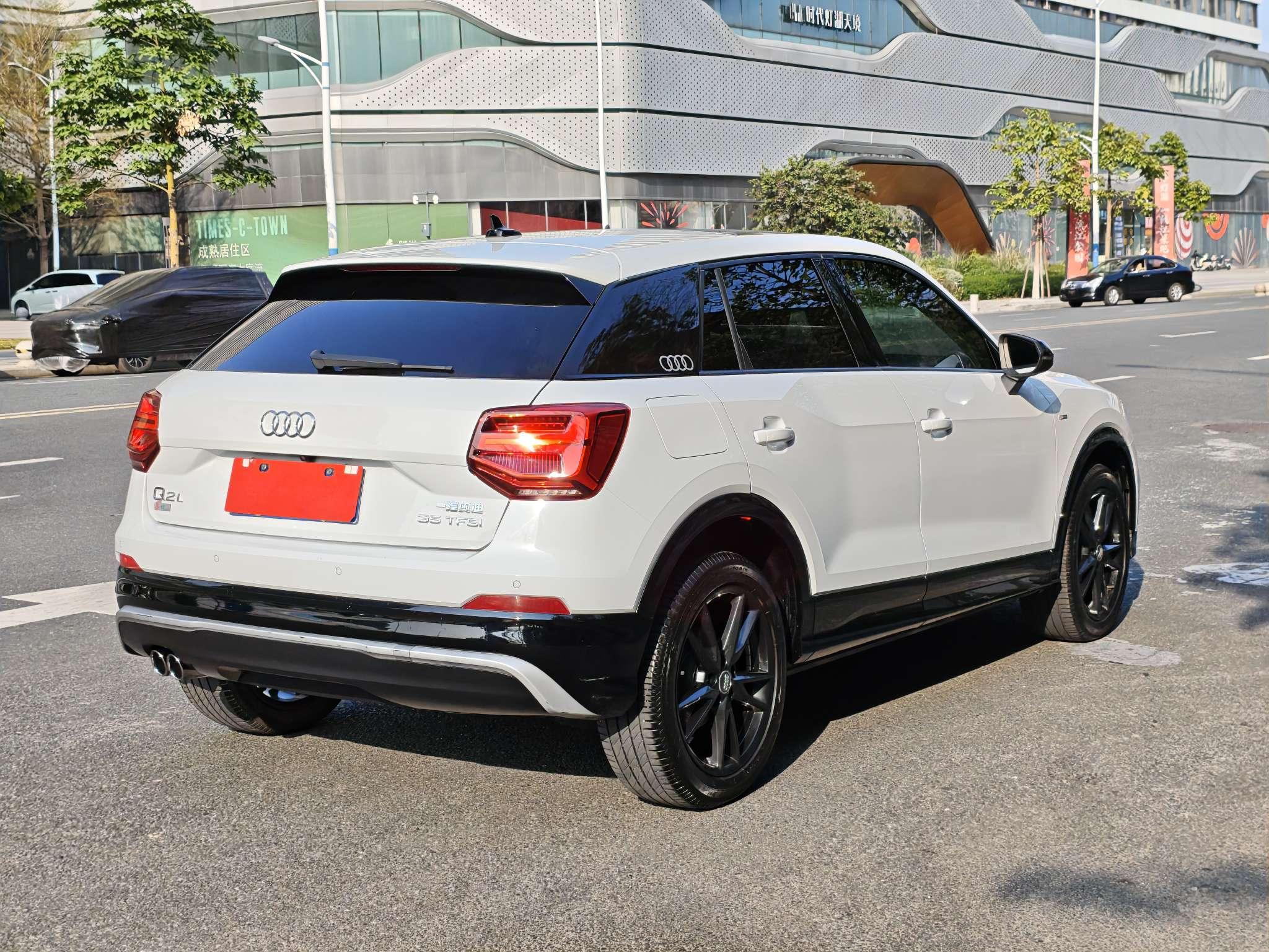 Audi Audi Q2L