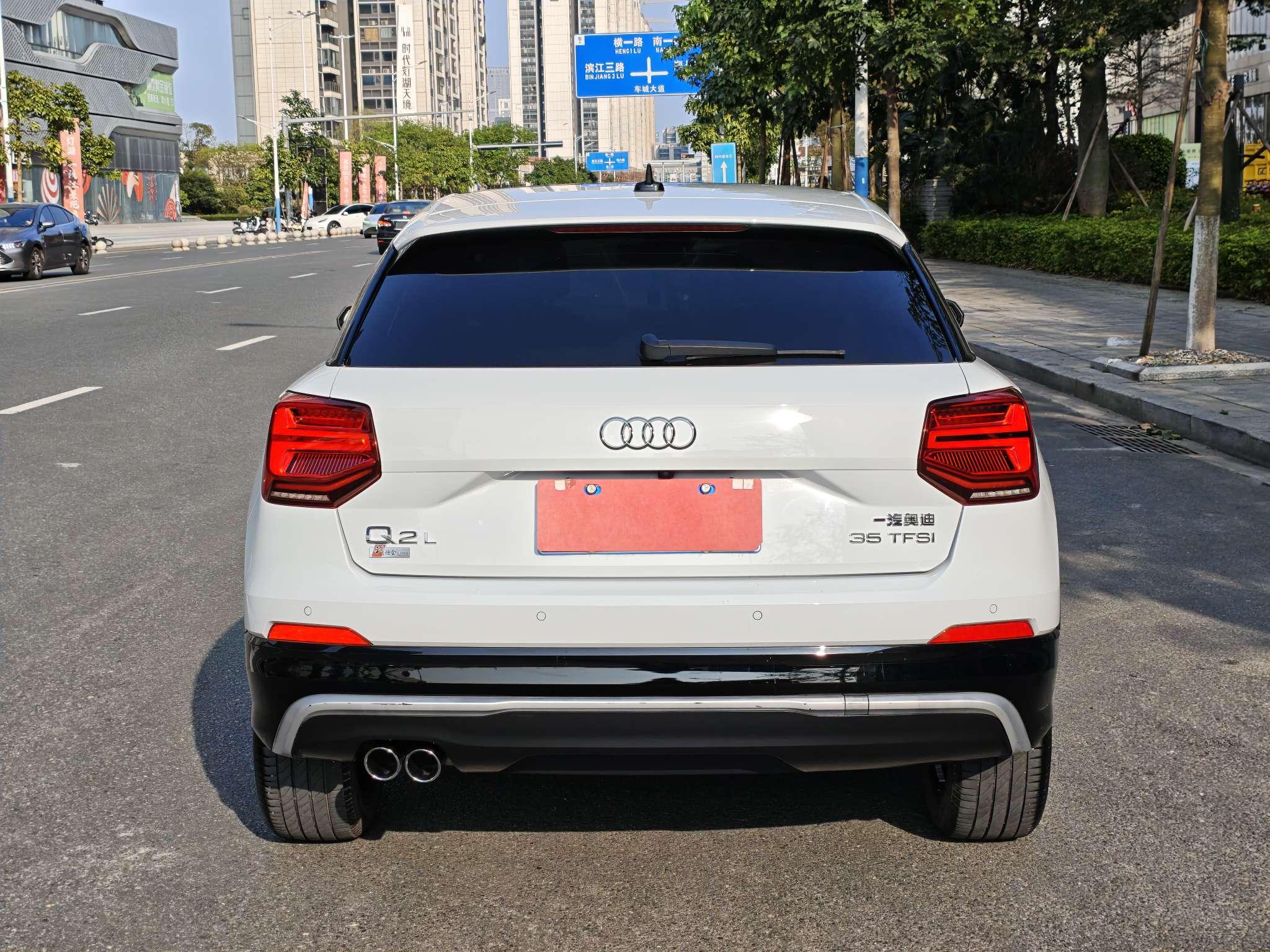 Audi Audi Q2L