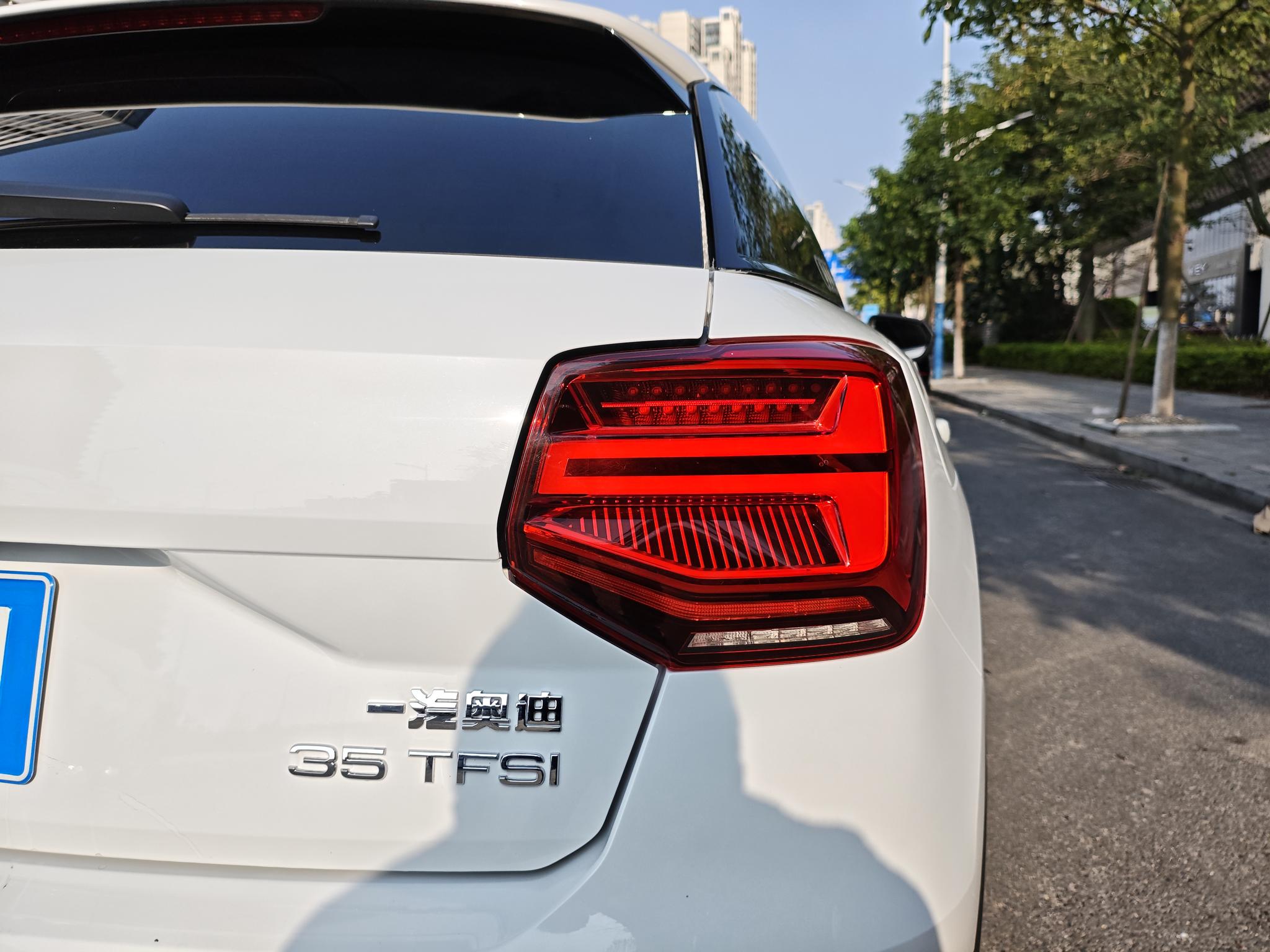 Audi Audi Q2L