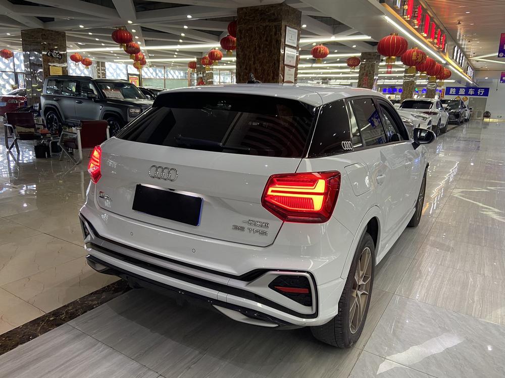 Audi Audi Q2L