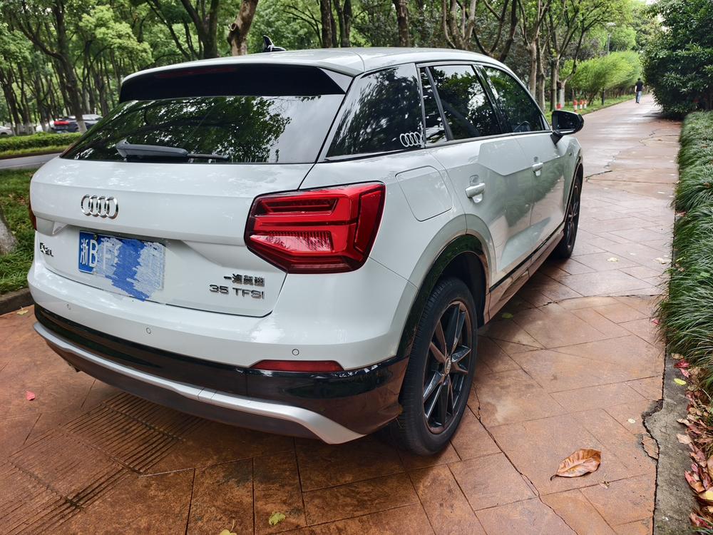 Audi Audi Q2L