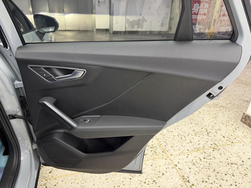 Audi Audi Q2L