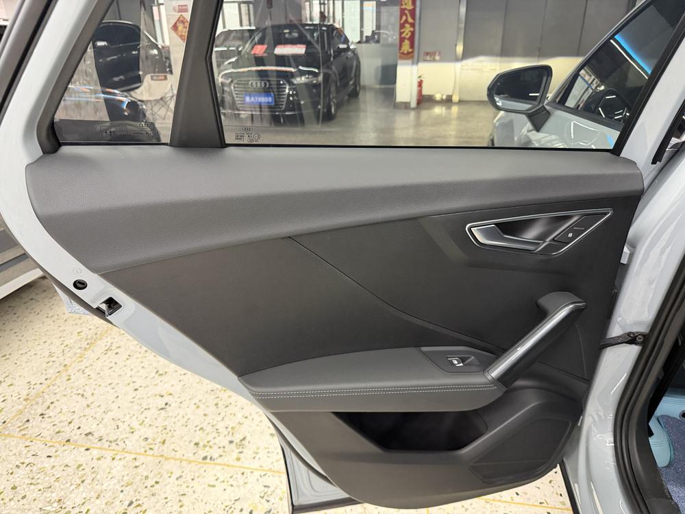 Audi Audi Q2L