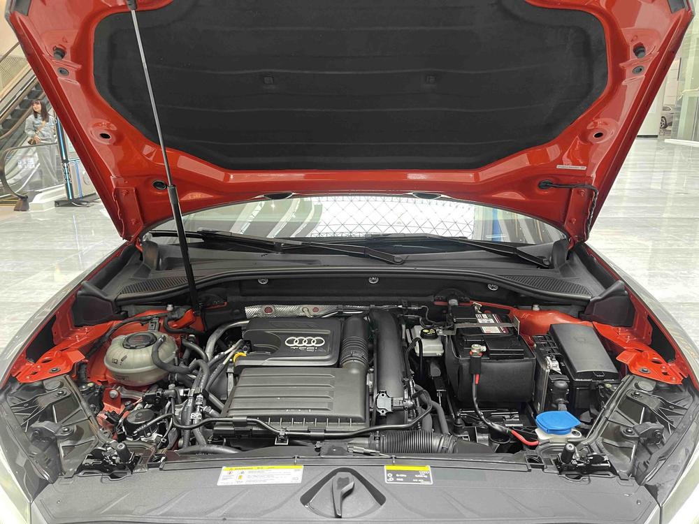 Audi Audi Q2L