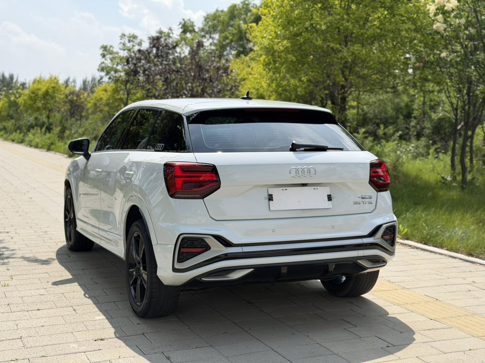 Audi Audi Q2L